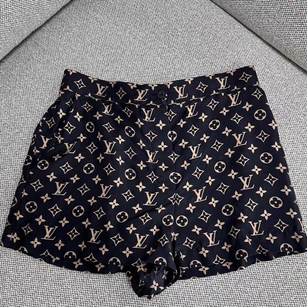 Authentic Louis Vuitton Black and Tan High Waist Shorts